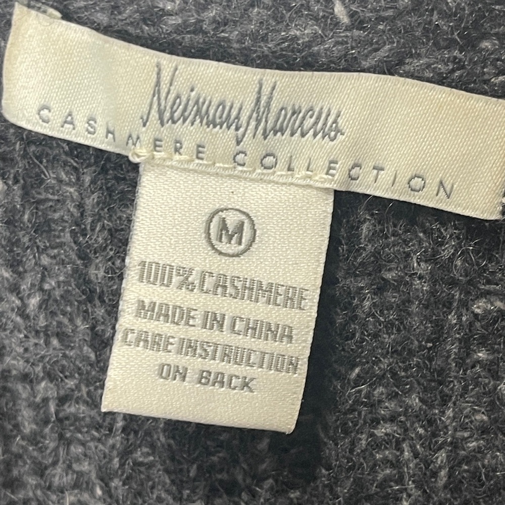 Neiman Marcus Collection Gray 100% Cashmere Button Front Cardigan Sweater Medium - Picture 3 of 5